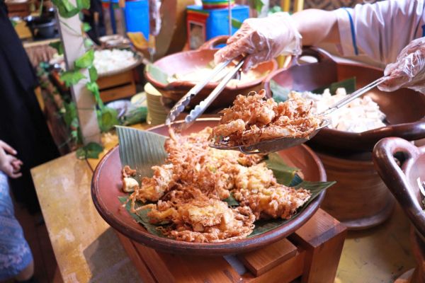 Buka Puasa, Vega Hotel Gading Serpong, Obati Rindu Masakan Kampung, Pulang Bisa Dapat Hadiah Umroh