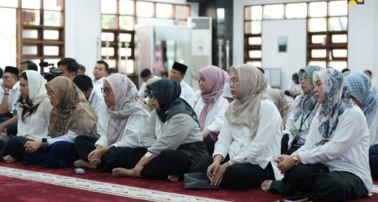 Menteri Dody, Lepas 82 Calon Jemaah Haji Kementerian PU, Tekankan Nilai Keikhlasan dan Kebersamaan
