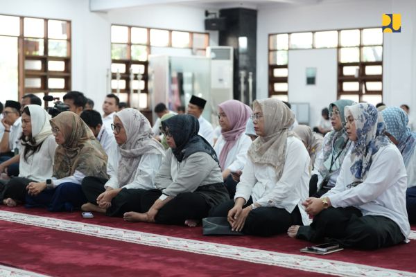 Menteri Dody, Lepas 82 Calon Jemaah Haji Kementerian PU, Tekankan Nilai Keikhlasan dan Kebersamaan
