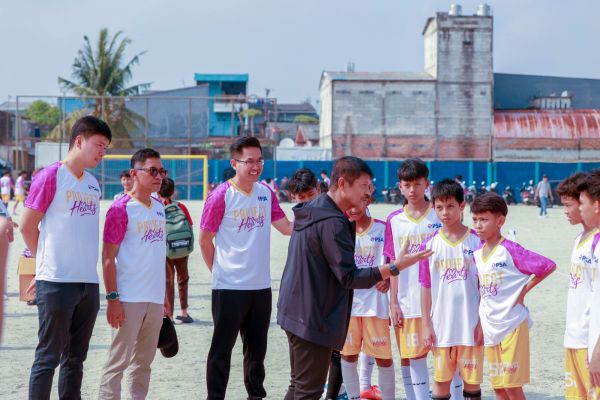 PSA Luncurkan Project Hearts di Kalibaru, Football Coaching Clinic, Pelatih Indonesia Indra Sjafri
