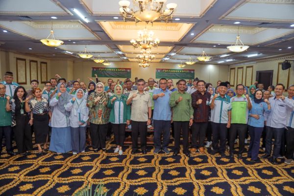 Menaker, Hubungan Industrial Harus Naik Kelas, Pekerja Tak Tertinggal oleh AI