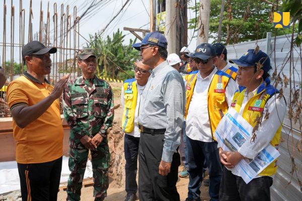 Menteri Dody, Tinjau Pembangunan Jembatan Bokwedi di Pasuruan, Ditargetkan Fungsional Sebelum Nataru