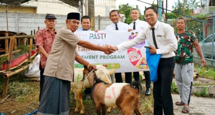 Berbagi di Hari Raya, ARYADUTA Lippo Village, Salurkan Hewan Kurban , IDUL ADHA