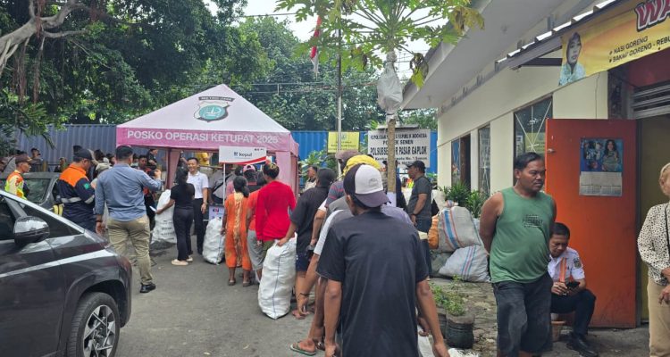 Kurangi Sampah Rumah Tangga Warga Pasar Gaplok, KAI Services, Penukaran Sampah Organik dengan Sembako