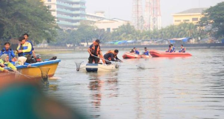 Peringati Hari Lingkungan Hidup Sedunia, 12,7 Ton Sampah, Sungai Cisadane