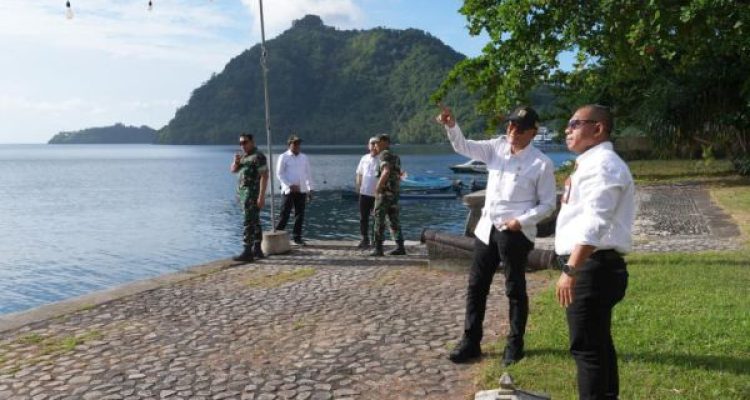 Kunjungi Pulau Banda, Menteri PU, Rencana Bangun Ulang Bandara Bandaneira