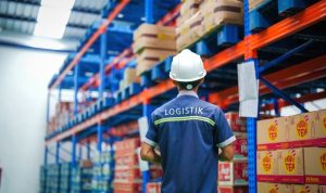 Menjaga Kelancaran Layanan, Petugas Logistik KAI Services, KAI indonesia