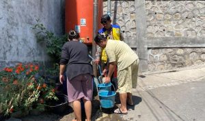 Kementerian PU, Dukung Status Siaga Darurat, Salurkan Air Bersih, Warga Terdampak Kekeringan di Cimahi