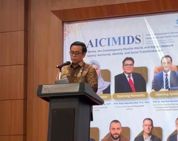1 Prof. Ahmad Tholabi Kharlie, Pentingnya Literasi Digital, Pengembangan Komunikasi Islam