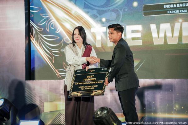 Insan KAI Services, Raih Dua Penghargaan, KAI Service Champion 2026