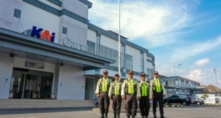 Siaga dan Responsif, Petugas Security KAI Services, Hadirkan Pelayanan Prima untuk Pelanggan