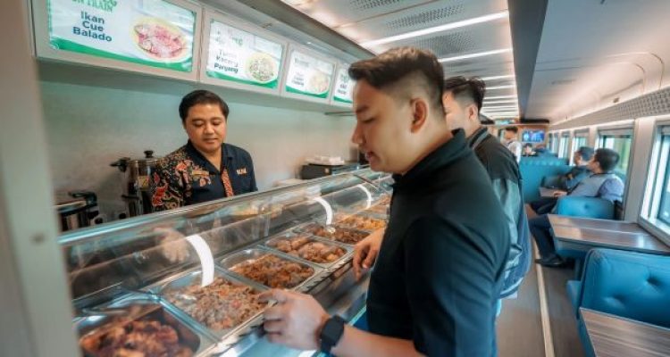 KAI Services , Hadirkan Warteg on Train di Kereta Batavia, Relasi Gambir–Solo Balapan