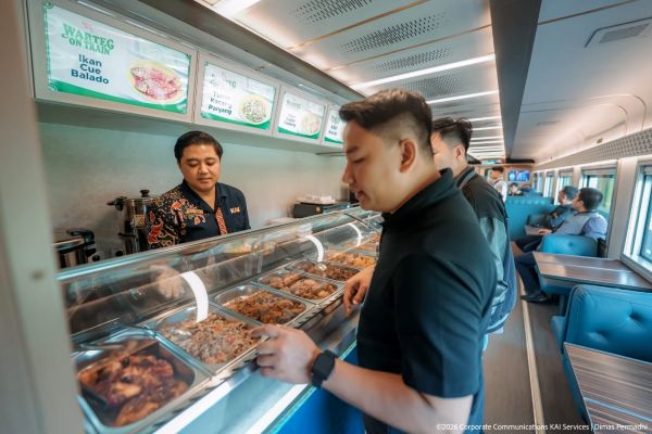 1 KAI Services , Hadirkan Warteg on Train di Kereta Batavia, Relasi Gambir–Solo Balapan