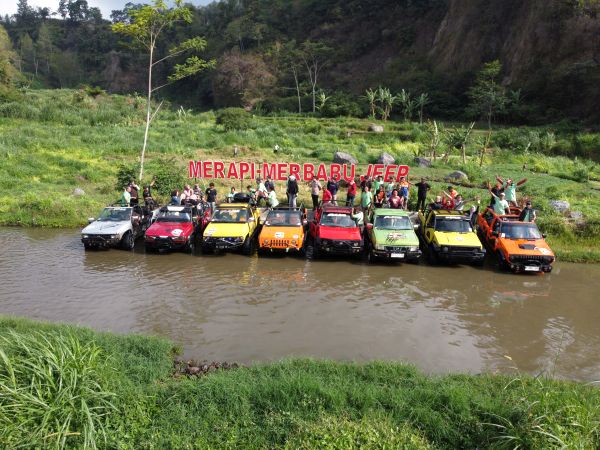 40 Media Sindikasi Media Network, Jelajahi Ketep Pass Magelang, Merapi Merbabu Jeep